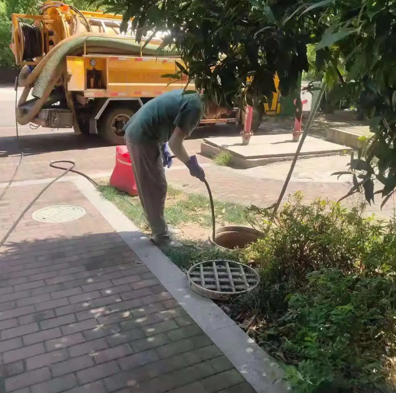 伊宁市政排污管道清淤疏通——专业团队，让您全程省心！